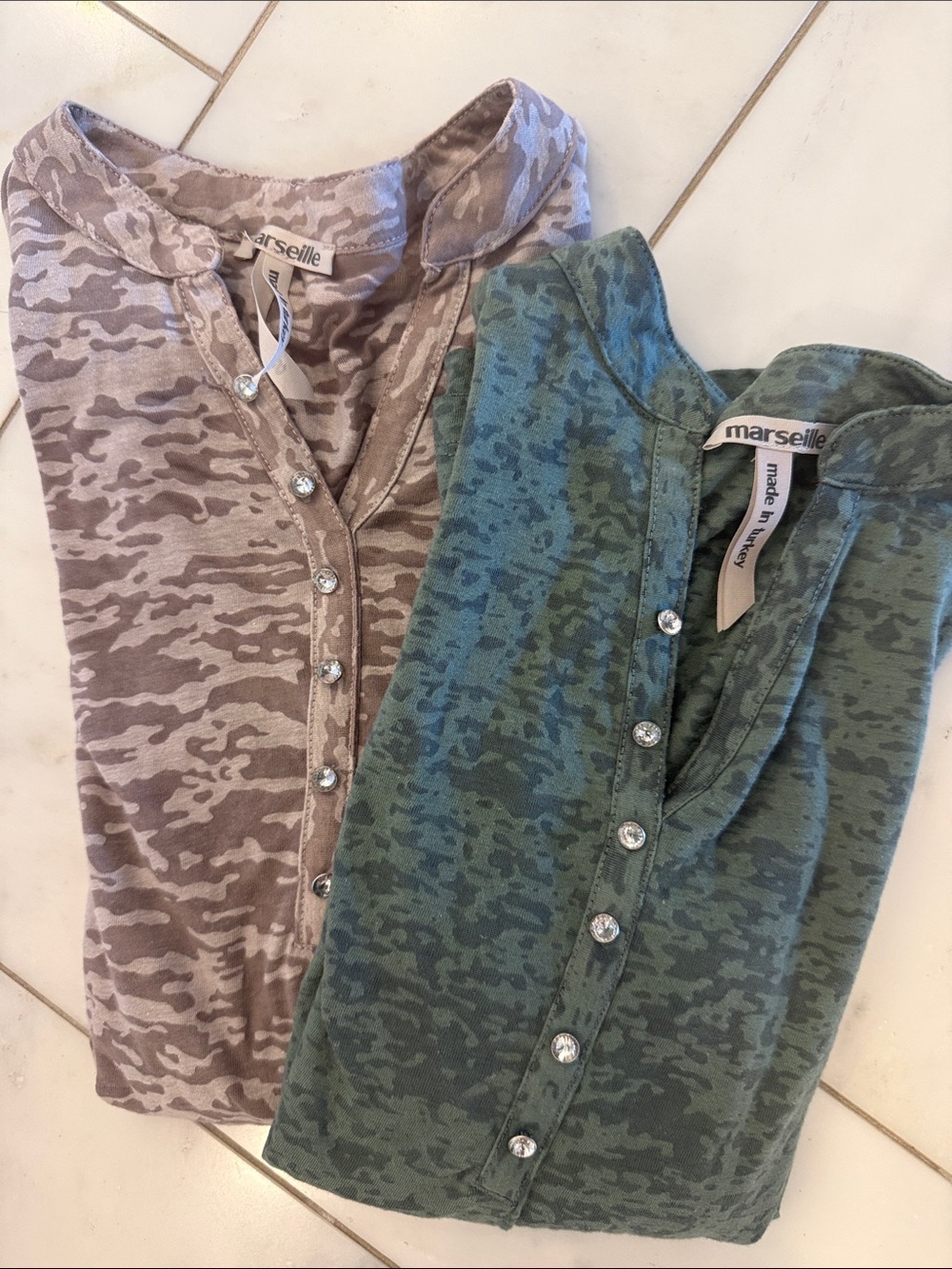 Long-Sleeve Heathered Beige and Green Henley - set of 2